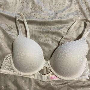 PINK Victoria's Secret Light Cream Lace Bra